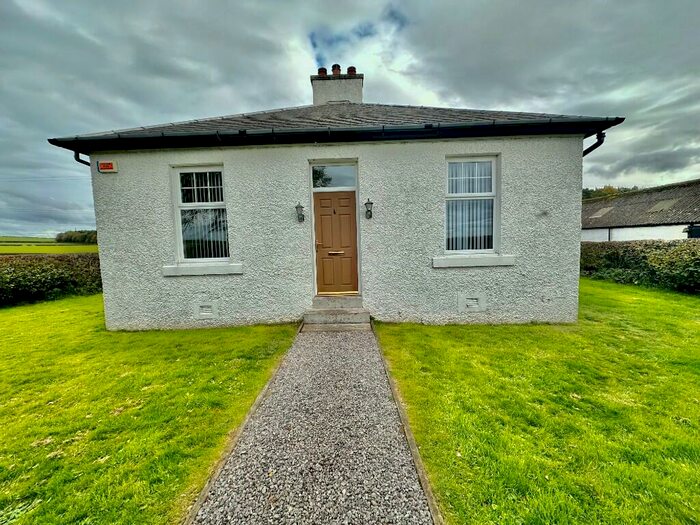 2 Bedroom Cottage To Rent In Silverwood Farm Cottage, KA3