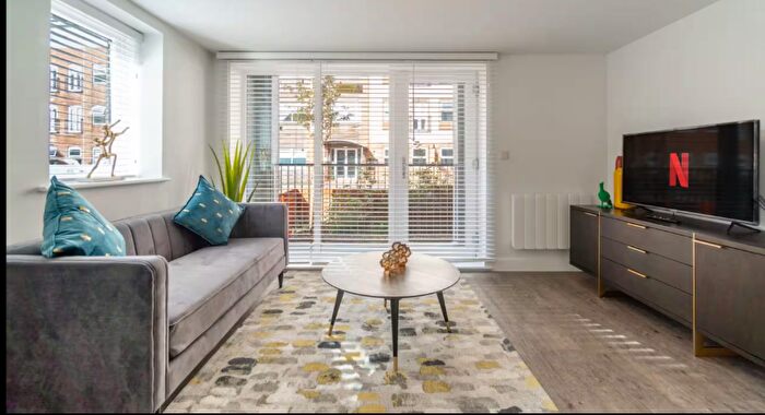 2 Bedroom Flat For Sale In Newark Street, Reading, RG1