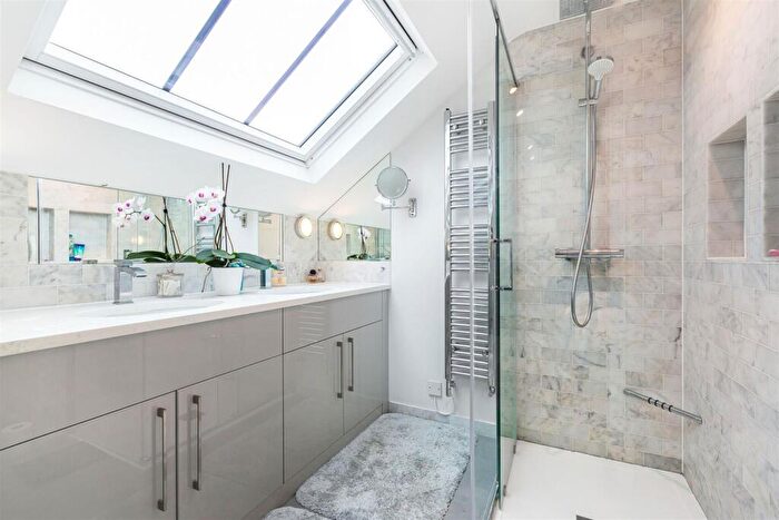 3 Bedroom Flat To Rent In Lyric Road, Barnes, SW13