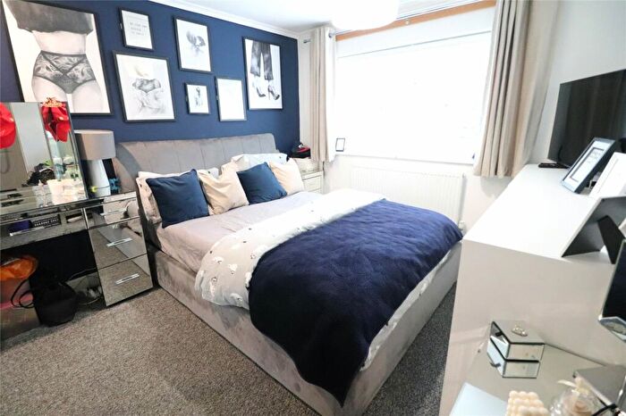 3 Bedroom Terraced House For Sale In Arnull Crescent, Daventry, Northamptonshire, NN11