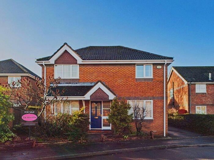 3 Bedroom Detached House For Sale In Kingfisher Way, Mudeford, Christchurch, BH23