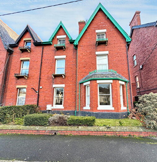 8 Bedroom Semi Detached House For Sale In Sea Road, Abergele, Conwy, LL22