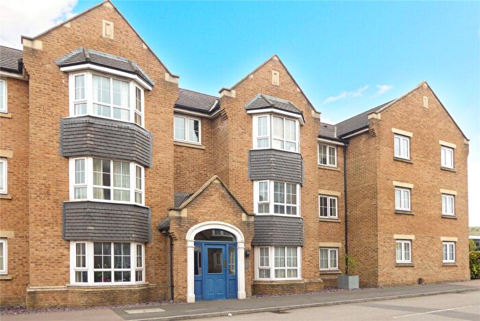 2 Bedroom Flat To Rent In Luton Road, Dunstable, Bedfordshire, LU5