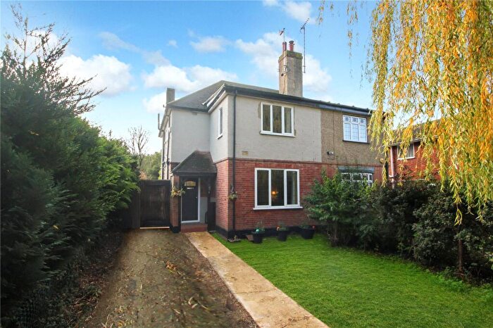 3 Bedroom Semi Detached House For Sale In Aldermans Hill, Hockley, Essex, SS5