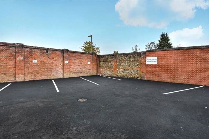 1 Bedroom Flat For Sale In Queens Road, Farnborough, GU14