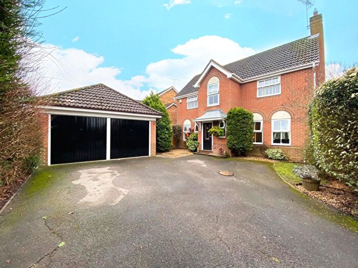 4 Bedroom Detached House To Rent In Hallbrooke Gardens, Binfield, Bracknell, Berkshire, RG42