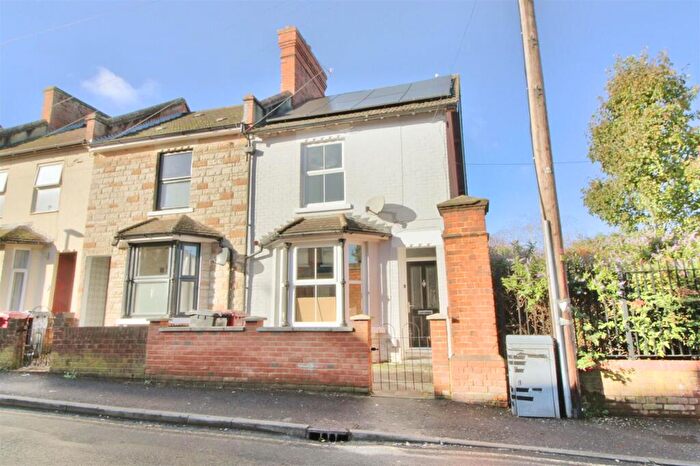 5 Bedroom House For Sale In Wilson Road, Reading, Berkshire, RG30