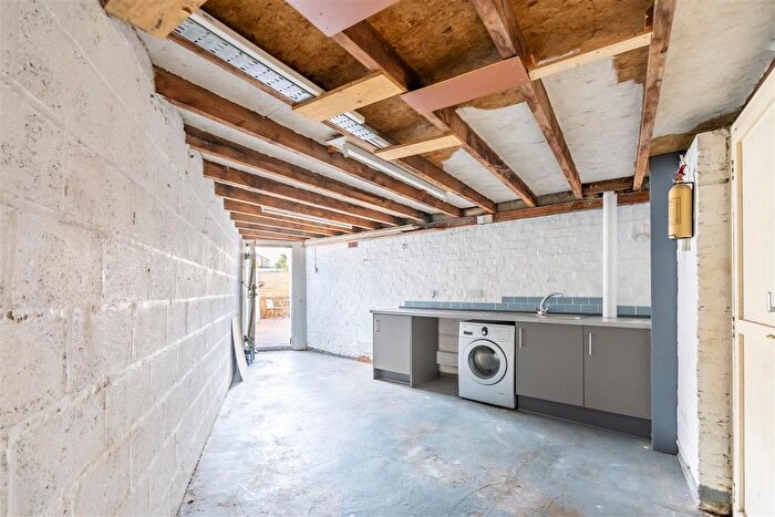 2 Bedroom End Of Terrace House To Rent In North Eastern Terrace, York, YO24