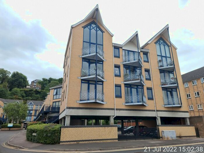 2 Bedroom Flat To Rent In Anchor House, Valetta Way, Rochester, Kent, ME1