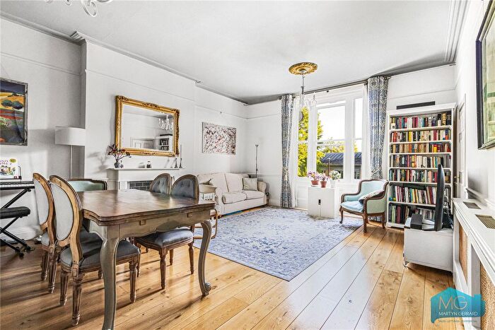 2 Bedroom Flat For Sale In Caversham Road, London, NW5