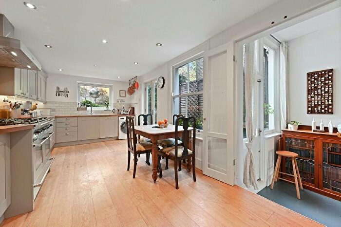 5 Bedroom Terraced House For Sale In Parolles Road, London, N19