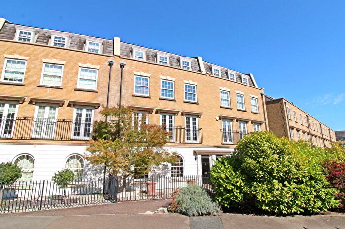 4 Bedroom Town House For Sale In Brockwell Avenue, Langley Waterside, Beckenham, BR3