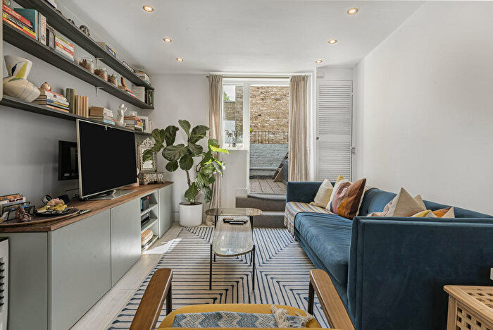 2 Bedroom Apartment To Rent In Roman Road, Bow, London, E3