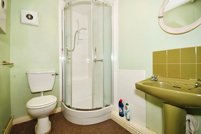 2 Bedroom Flat For Sale In Nether Edge Road, Sheffield, South Yorkshire, S7
