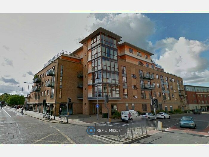 2 Bedroom Flat To Rent In The Levels, Cambridge, CB2