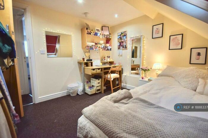 8 Bedroom Terraced House To Rent In Harriet Street, Cardiff, CF24