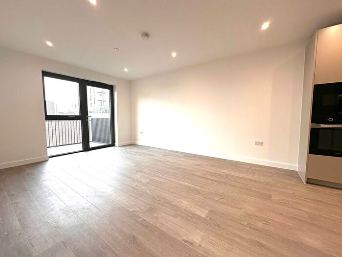 1 Bedroom Flat To Rent In Damsel Grove, London, N4