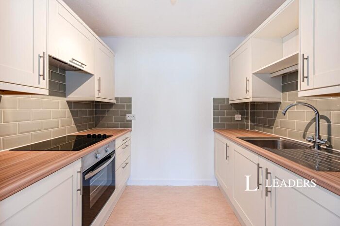 1 Bedroom Flat To Rent In Eastfields, - Victoria Road North, PO5