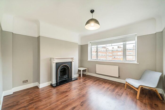 2 Bedroom Flat To Rent In New Park Road, Brixton, SW2