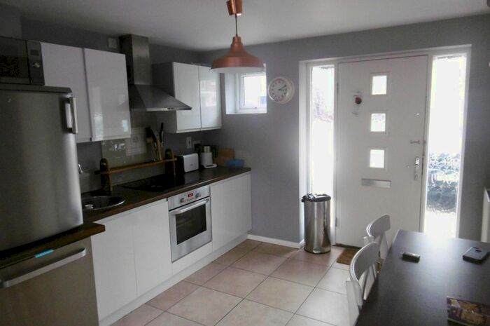 3 Bedroom Semi-Detached House To Rent In Alderman Close, Beeston, NG9