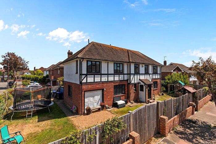 6 Bedroom Detached House For Sale In Southview Gardens, Worthing, BN11
