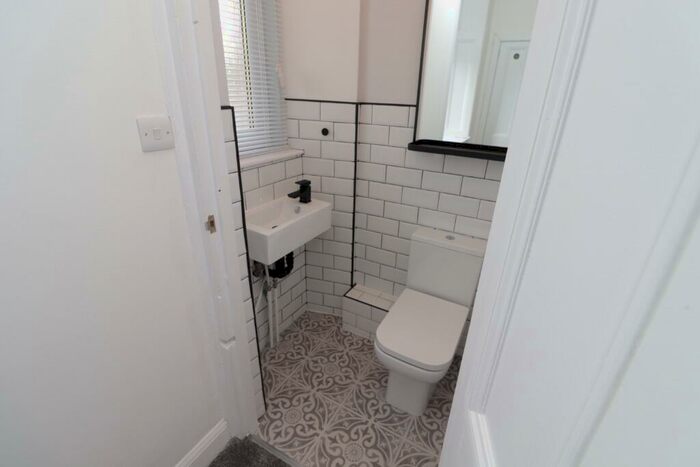 2 Bedroom Flat To Rent In Clarkston Road, Muirend, Glasgow, G44