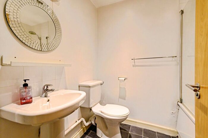 2 Bedroom Apartment For Sale In Marsden Road, Bolton, BL1 - Photo 11