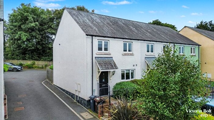 3 Bedroom Semi-detached House For Sale In Moyles Park, Modbury, PL21