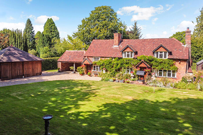 4 Bedroom Detached House For Sale In The City, Bledlow Ridge, HP14