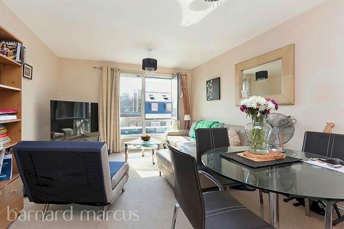 1 Bedroom Flat To Rent In Effra Parade, London, SW2