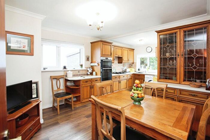 2 Bedroom Detached Bungalow For Sale In New Road, Ynysybwl, Pontypridd, CF37