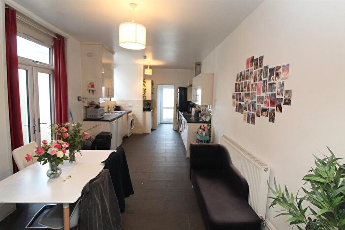 4 Bedroom Property To Rent In Llanishen Street, Heath, Cardiff, CF14