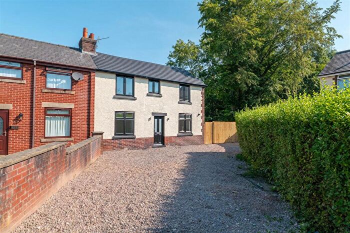 5 Bedroom Semi-Detached House For Sale In Lighthurst Avenue, Chorley, PR7