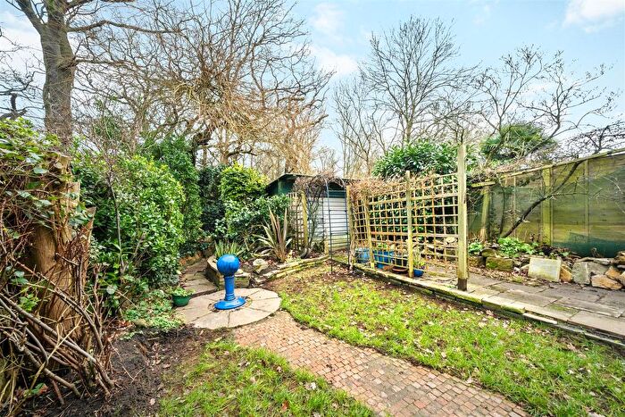 3 Bedroom End Of Terrace House For Sale In Cherrywood Lane, Morden, SM4