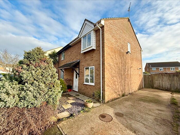 2 Bedroom End Of Terrace House For Sale In Malin Court, Caister-on-sea, NR30
