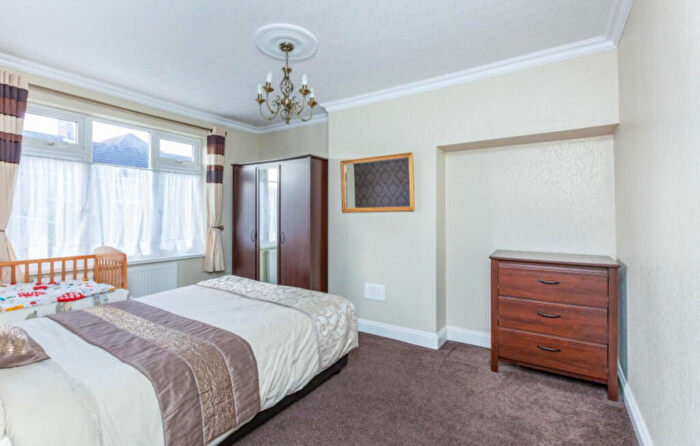 3 Bedroom Terraced House To Rent In Cobham Avenue, London, KT3