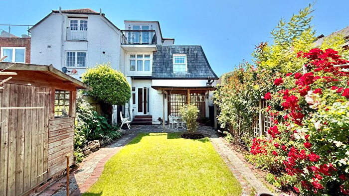 4 Bedroom Town House For Sale In Gosport Street, Lymington, SO41