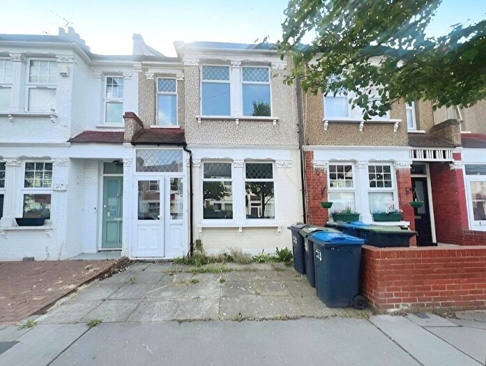 3 Bedroom Terraced House To Rent In Dalmally Road, Croydon, CR0