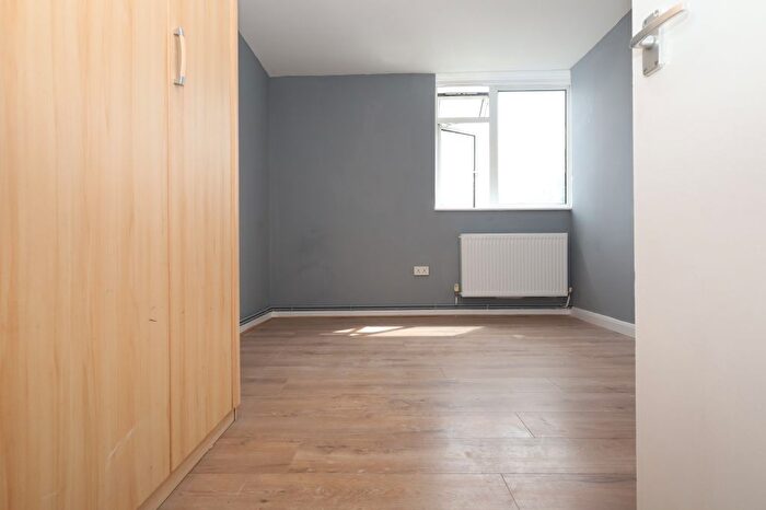 1 Bedroom Flat To Rent In Darenth Road, London, N16