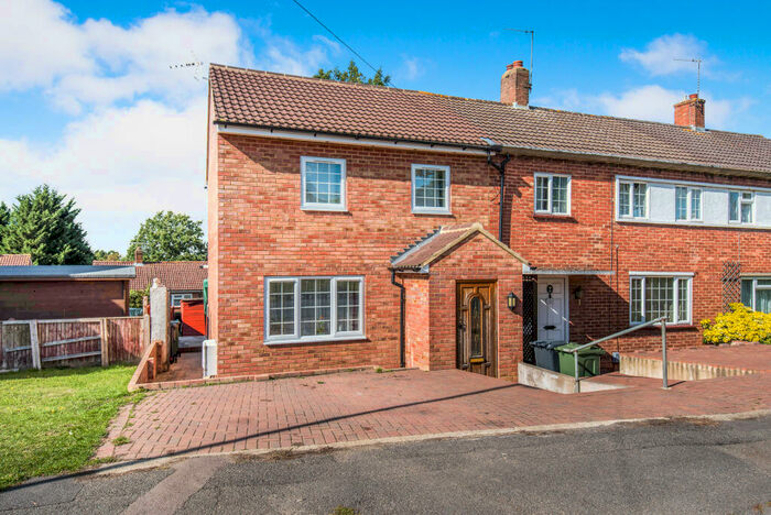 2 Bedroom House To Rent In Bushy Hill Drive, Guildford, GU1