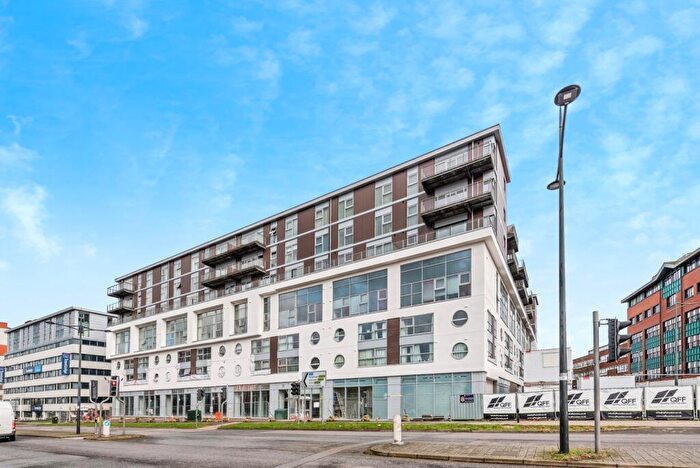 1 Bedroom Flat For Sale In Beckhampton Street, Swindon, Wiltshire, SN1