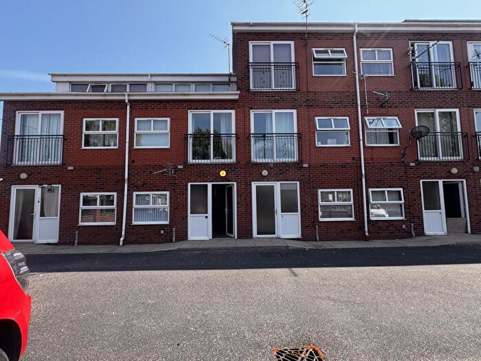1 Bedroom Flat To Rent In Springfield Court, Scawthorpe, Doncaster, DN5