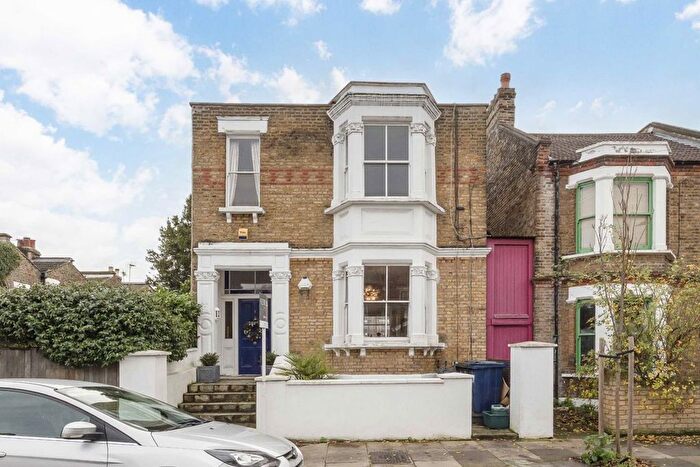 3 Bedroom Flat To Rent In Montgomery Road, London, W4