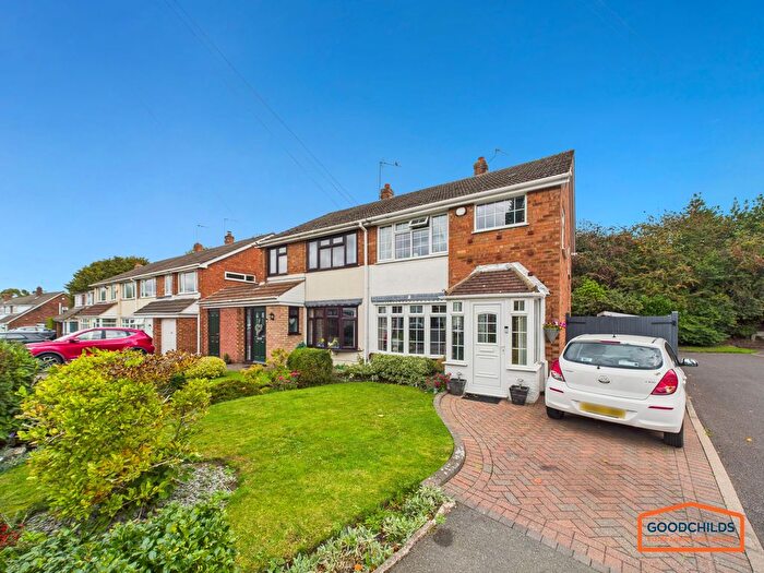 3 Bedroom Semi-Detached House For Sale In Knaves Castle Avenue, Brownhills, WS8