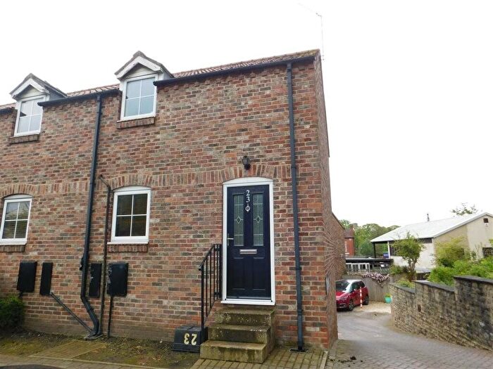 2 Bedroom End Of Terrace House To Rent In Somerset Row, Ripon, North Yorkshire, HG4