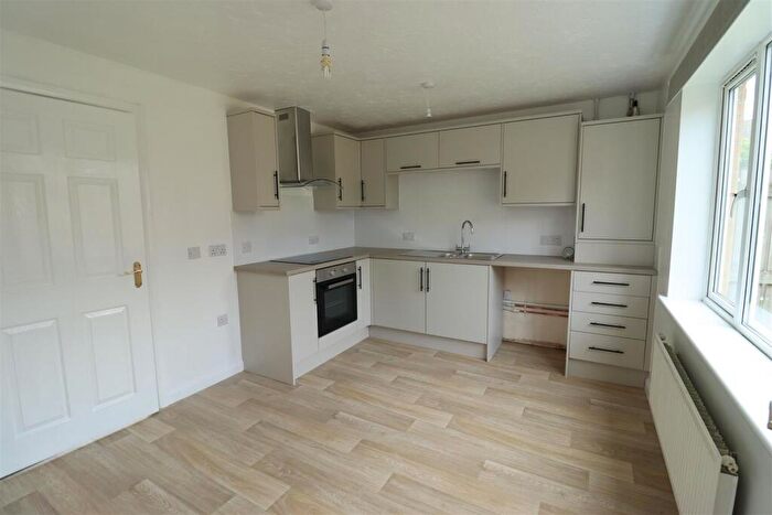 3 Bedroom Mews To Rent In Willow Drive, Brough, HU15