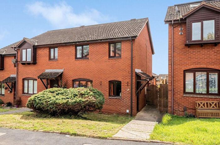 4 Bedroom End Of Terrace House For Sale In Pinwood Meadow Drive, Exeter, EX4