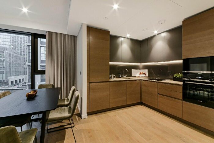 2 Bedroom Apartment To Rent In George Street, London, E14
