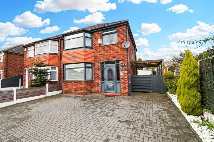 3 Bedroom Semi Detached House For Sale In Parkstone Road, Irlam, M44