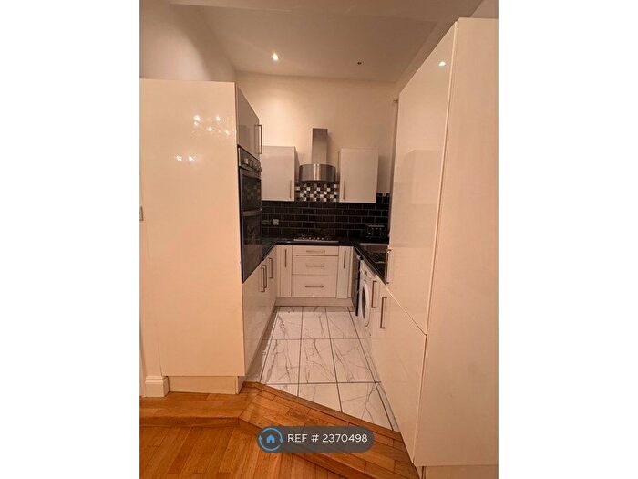 2 Bedroom Flat To Rent In Charlton, Charlton, SE7